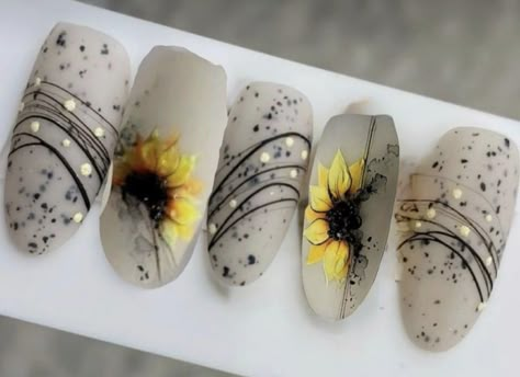 Nails With Sunflowers, Sunflowers Nails, Sheer Nails, Nail Art Designs Images, Sunflower Nails, Fingernail Designs, Tropical Nails, Manicure Nail Designs, Diy Acrylic Nails