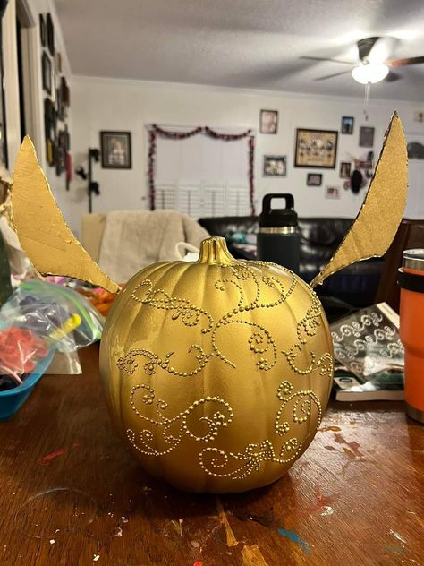 Pumpkin Painting, Painted Pumpkins, Pumpkin Decorating, Pumpkins, Harry Potter, Arts And Crafts, Holidays, Collage, Halloween