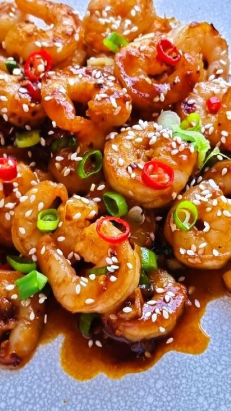 Chilli Garlic Prawns Garlic And Chilli Prawns, Chilli Garlic Prawns Recipe, Sweet Chilli Sauce Dishes, Chilli Prawn Pasta, Chilli Garlic Prawns, Chilli Garlic Sauce, Authentic Asian Dishes, Garlic Prawn, Prawn Stir Fry