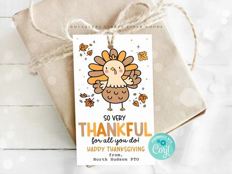 Add the perfect finishing touch to your Thanksgiving treats with this cute gift tag! Thanksgiving Appreciation, Thanksgiving Tags, Thanksgiving Gift Tags, Thanksgiving Favors, Editable Gift Tags, Turkey Gifts, Cute Turkey, Thankful For You, Thanksgiving Treats