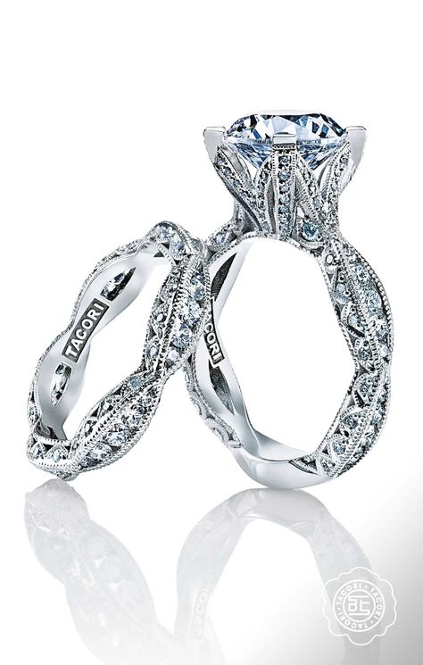 Perfection. These just might be the prettiest engagement rings ever. The Tacori RoyalT Collection. style no. HT2602RD95 + 2578B Prettiest Engagement Rings, Tacori Royalt, Pinterest Engagement, Pretty Engagement Rings, Tacori Engagement Rings, Platinum Diamond Engagement Rings, Rings Engagement, Bling Rings, Halo Engagement Rings