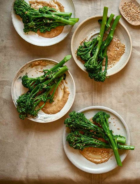 Broccoli with Peanut Sauce Broccoli Stalks, Peanut Sauce Recipe, Peanut Butter Sauce, Vegetable Fried Rice, Broccoli Cauliflower, Steamed Broccoli, Fried Vegetables, Healthy Work Snacks, Veggie Side Dishes