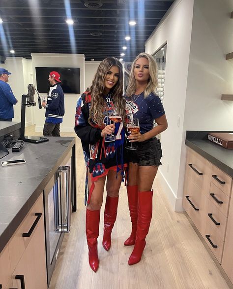 Celebrity Game Day Outfit, Bears Football Game Outfit, Game Day Outfit With Cowboy Boots, Tail Gate Outfit College, Football Gf Outfits College, Falcons Game Day Outfit Woman, Tailgating Outfits Cold, Super Bowl Outfits For Women 49ers, Bills Game Day Outfit