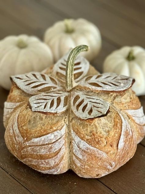 Bagels Homemade, Scoring Patterns, Bread Scoring Patterns, Happy Canadian Thanksgiving, Decorative Bread, Tis Autumn, Thanksgiving Bread, Artistic Food, Bread Scoring