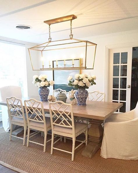 Ballard Designs on Instagram: “@oystercreekstudios's dining room is #goals. We can't take our eyes off our Dayna Chairs.” Interior Design Dining, Chairs Kitchen, Interior Design Dining Room, Luxury Dining Room, Plywood Furniture, Dining Room Inspiration, Luxury Dining, Modern Farmhouse Kitchens, Farmhouse Dining