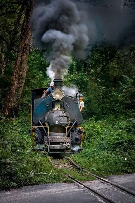 Darjeeling Photography, India Railway, Wallpaper Blur, Iphone Wallpaper Blur, Ooty, Darjeeling, Kolkata, Blur, Travel Photography