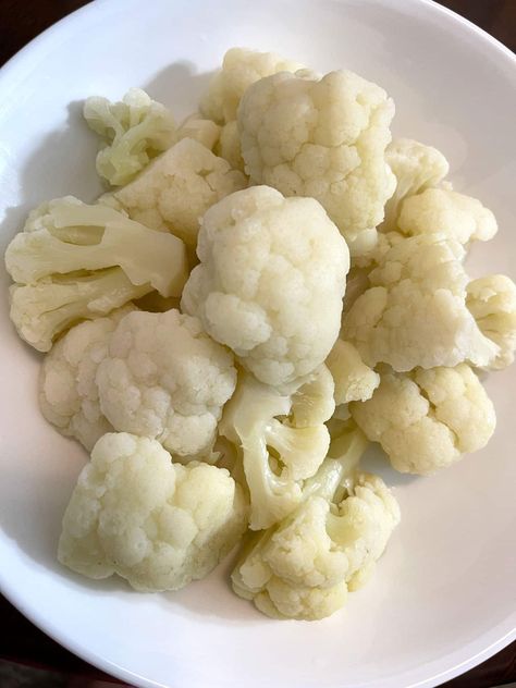 boiled cauliflower Boiled Cauliflower, Frozen Cauliflower Recipes, Boil Cauliflower, How To Cook Cauliflower, Boiled Cabbage, Vegetable Side Dishes Healthy, Perfect Boiled Egg, Frozen Cauliflower, Peeling Hard Boiled Eggs