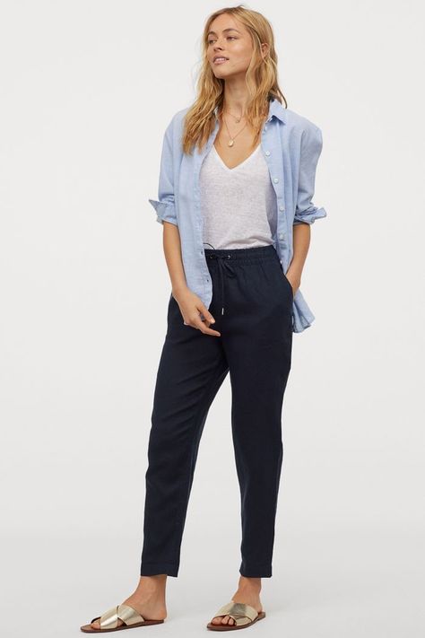 H&M Linen Joggers in Dark Blue Linen Joggers Outfit, Blue Linen Pants Outfit, Blue Joggers Outfit, Trousers Outfit Summer, Blue Trousers Outfit, Linen Trousers Outfit, Joggers Outfit Women, Blue Pants Outfit, French Style Clothing