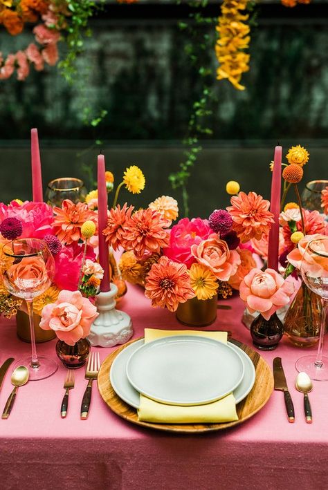 Pink Tablescape, Ikebana Flower, Tafel Decor, Boda Mexicana, 100 Layer Cake, Fusion Wedding, Mexican Wedding, Colorful Wedding, Wedding Inspiration Fall