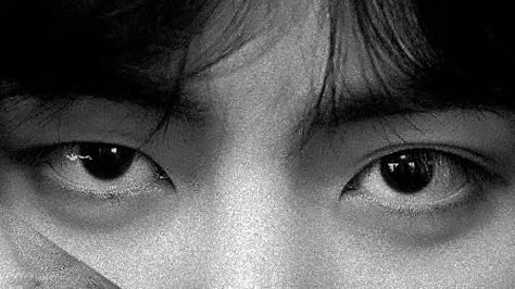 Namjoon's Eyes, Bts Eyes, Eye Close Up, Eye Pictures, Bts Drawings, Jungkook Abs, Foto Ideas Instagram, Kim Taehyung Wallpaper, Pretty Eyes