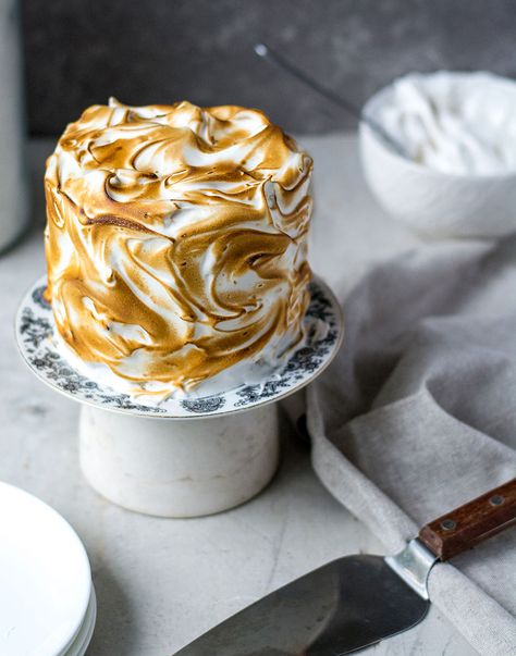 Lemon Meringue Layer Cake – Elemental Custard Meringue Layer Cake, Lemon Meringue Cake, Lemon Layer Cakes, Lemon Mousse, Lemon Curd Recipe, Meringue Cake, Modern Cakes, Custard Cake, Curd Recipe