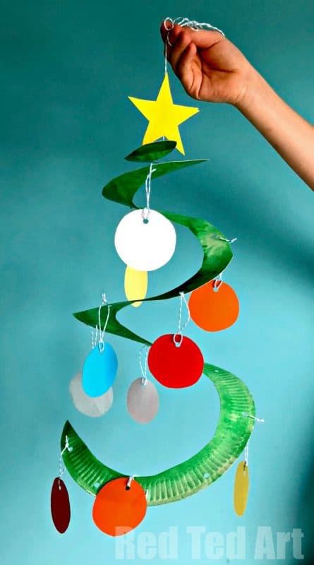 Easy Christmas Crafts For Kids (That Are Low Prep, Too!) - Julkransar Diy, Classroom Christmas Decorations, Preschool Christmas Crafts, Christmas Arts And Crafts, Christmas Tree Crafts, Christmas Activities For Kids, Christmas School, Paper Plate Crafts, Preschool Christmas