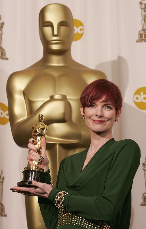 Sandy Powell is a three-time Oscar-winning costume designer from Britian. She won those awards for Shakespeare in Love, The Aviator, and The Young Victoria. Sandy Powell, The Young Victoria, Shakespeare In Love, The Aviator, Costume Designer, Textiles Fashion, Fashion History, Costume Design, Style Icons