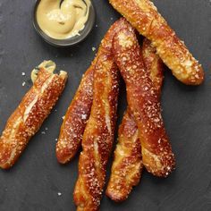 German Soft Pretzel Sticks: Whether they're accompanying beer or booze, soft pretzels are always a good idea. Soft Pretzel Sticks Recipe, Soft Pretzel Sticks, Pretzel Snacks, Bread Sticks, Soft Pretzel, Cloud Bread, Pretzel Sticks, Soft Pretzels, Buffalo Wings