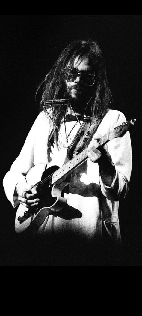 NEIL YOUNG Young Neil, London In November, Rush Concert, Rickenbacker Bass, Geddy Lee, Rush Band, Alex Lifeson, Not Aesthetic, Theatre London