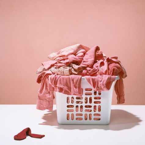 Do I Really Need to Sort My Laundry By Color? Laundry Sorting, Natural Laundry Detergent, Clean Your Washing Machine, Laundry Tips, Natural Laundry, Pink Towels, Grease Stains, Washable Paint, Family Finance