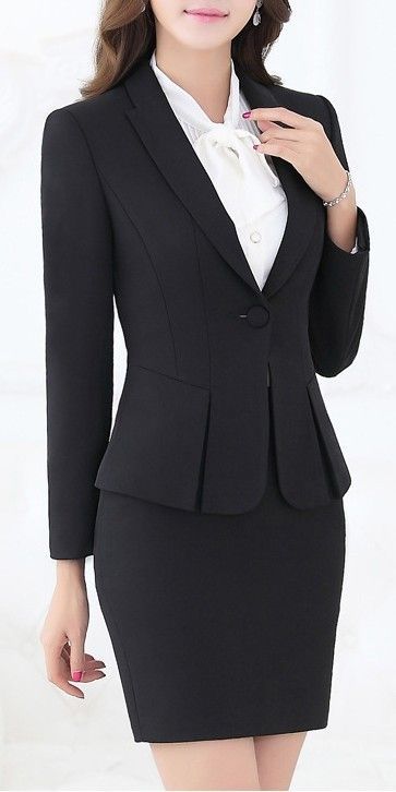 Classic two piece business suit. The black color in a fitted style increases your elegance and feminity in a classy way. Modern Business Attire Women, Receptionist Uniform, Office Dresses Style, Dress Classy Elegant, Office Wear Outfit, Womens Business, Chic Dress Classy, Simple Fall Outfits, Iranian Women Fashion