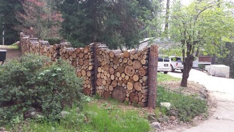 Firewood fence. Cordwood Fence, Firewood Fence, Stacked Wood Wall, Firewood Stacking, Firewood Ideas, Firewood Storage Outdoor, Fence Planning, English Country Cottages, Deer Fence