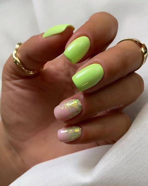 Green Nails Acrylic Coffin, Coffin Green Nails, St Patrick Nails, Green Nails Almond, Short Green Nails, Patrick Nails, Lime Nails, Lime Green Nails, Neon Green Nails