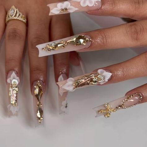 Sarahi Torres ✨🦋 (@nailsbysarahii__) • Instagram photos and videos Long Press On Nails, Coffin Press On Nails, Ballerina Nails, Big Diamond, Acrylic Nail Art, Nail Art Accessories, Artificial Nails, Rhinestone Nails, Nail Accessories