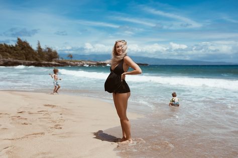 Maternity Swim Options Maternity Suit, Cara Loren, Maternity Swim, Beauty In Life, Pretty Pregnant, Maternity Swimsuit, Real Mom, Maternity Outfits, Maternity Swimwear