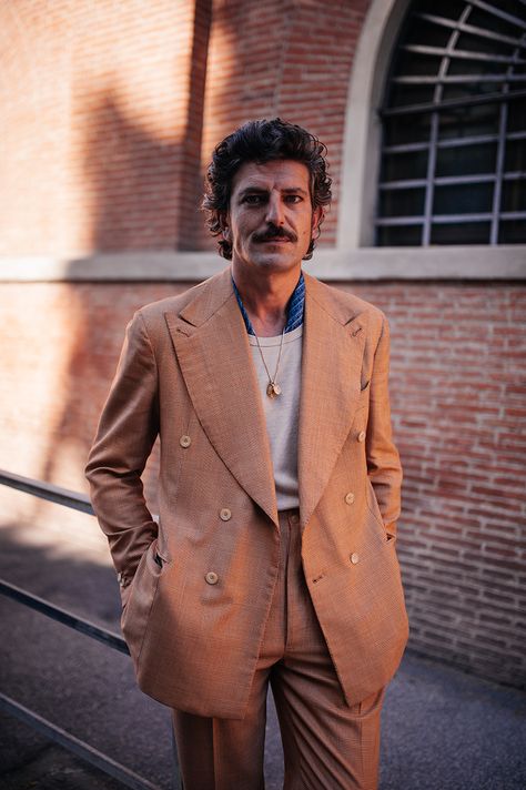 Street Style at Pitti Uomo 100 at Fortezza da Basso in Florence, photographed on July 1st 2021. Gerardo Cavaliere, Pitti Uomo Summer, Florence Italy Fashion, Pitti Uomo Street Style, Suit Inspiration, Money Men, Suits Style, Milo Ventimiglia, Dapper Dan