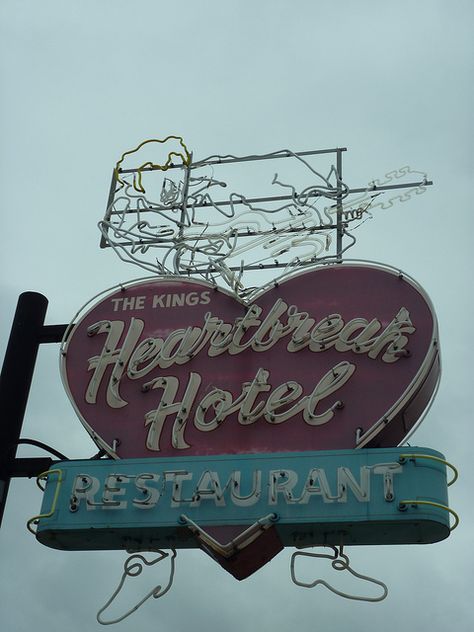 Heartbreak Hotel, Memphis. American Motel, Trailer Park Princess, Retro Diy, Old Hotel, Cool Neutrals, Restless Soul, I Am Fine, Stationery Cute, Show Choir