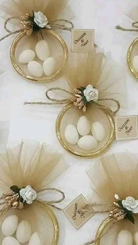 Wedding Gifts Packaging, Kids Crochet, Dandelion Recipes, Wedding Gifts For Guests, Decorations Wedding, Wedding Gift Favors, Wedding Crafts, Chicken Thigh Recipes, Diy Wedding Decorations