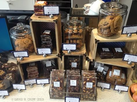 Baked Goods Setup                                                                                                                                                                                 More Bake Sale Displays, Farmers Market Stand, Bake Sale Packaging, Farmers Market Booth, Farmers Market Display, Cake Stall, Cookie Display, Pastry Display, Detox Kur