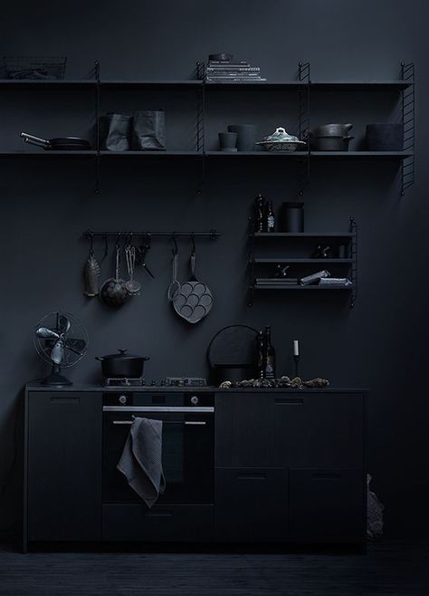 Best Kitchen Design, Black Rooms, Black Interior Design, Black Living Room, Black Room, Dark Interiors, Decoration Inspiration, Black Kitchens, Black Decor