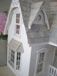 Cinderella Moments: The Blank Canvas Dollhouse Orchid Dollhouse, Shabby Chic Cupcakes, French Doll House, Cottage Dollhouse, Pink Dollhouse, Dollhouse Decorating, Orchid House, Shabby Chic Beach, Cupcake Shop