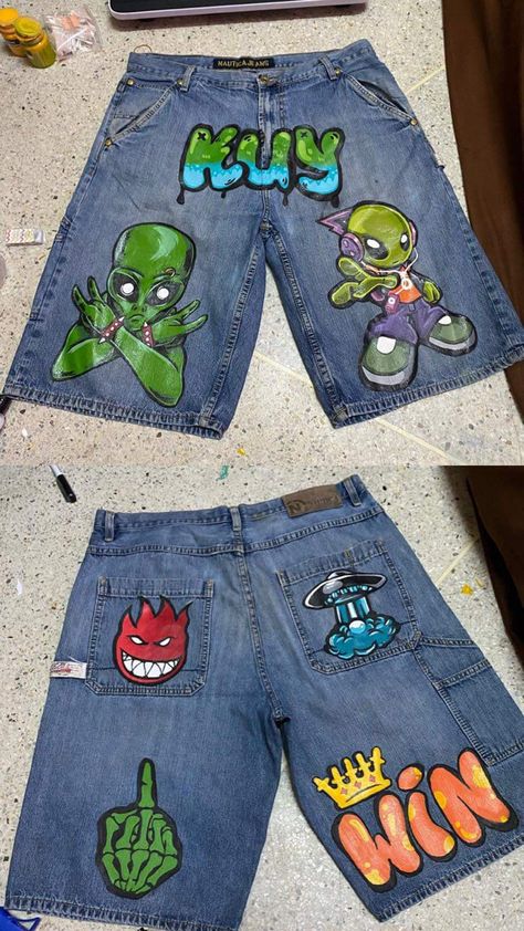 Estilo Skater, Y2k Designs, Custom Jeans Diy, Painting Clothes, Denim Diy Clothes, Crazy Shirts, Painted Clothes Diy, Art Jeans, Y2k Design