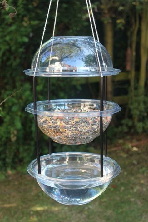 19 DIY Bird Feeders to Keep Your Colorful Feathered Friends Happy Make A Bird Feeder, Party Bowls, Homemade Bird Feeders, Diy Bird Feeder, Diy Birds, Bird Houses Diy, Bird Food, Bird Seed, Backyard Birds