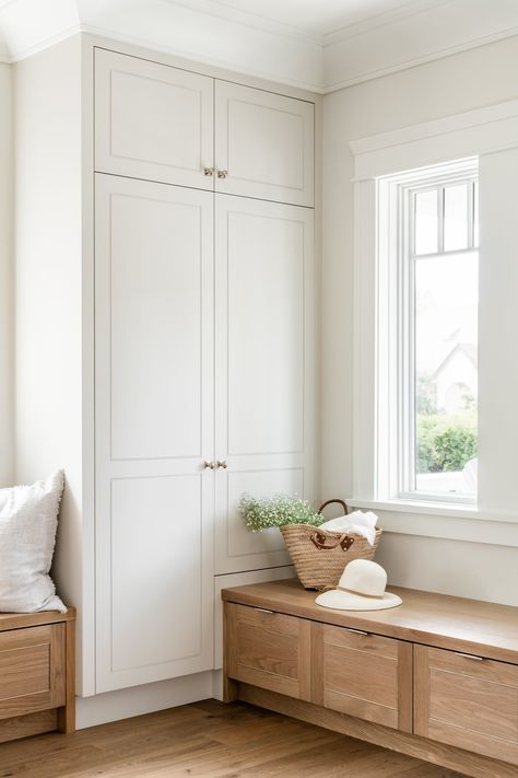 Laurel Park — Jenny Martin Design Organic Modern Mudroom, Coastal Chic Home, Park Jenny, Laurel Park, Sophisticated Coastal, Recessed Storage, Timber Cabin, Creative Storage Solutions, Mudroom Design