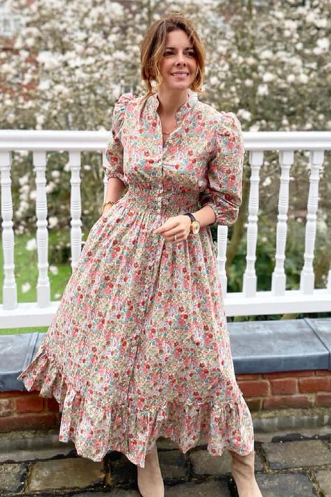 Annabel Champ wears a green/orange Liberty print Elysian Willow Shirt Dress from Ridley London Cotton Frocks For Women, Long Frocks For Women, Simple Frock Design, Long Frock Designs, Simple Frocks, Casual Frocks, Bodycon Evening Dress, Frock For Women, Cotton Long Dress