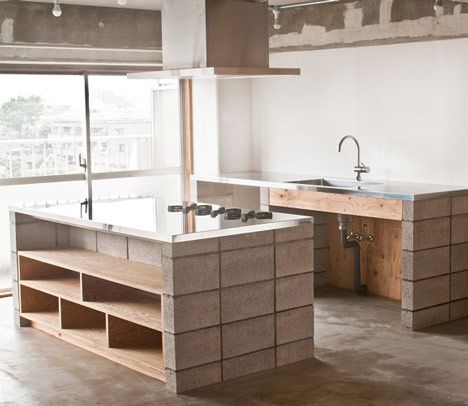 Plywood Kitchen, Concrete Counter, Concrete Kitchen, Cheap Kitchen, Kitchen On A Budget, Trendy Kitchen, Industrial House, Concrete Blocks, Counter Tops