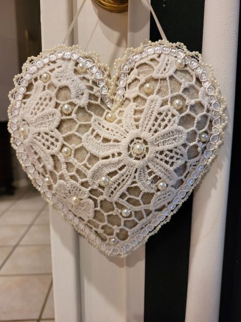 Valentine Collage, Valentine Pillows, Heart Doilies, Lace Hearts, Victorian Crafts, Shabby Chic Decor Diy, Valentine Tea, Doilies Crafts, Valentines Pillows