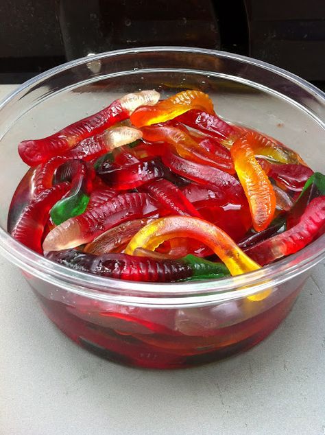 Playing With My Food!: Drunken Vodka Gummy Worms Gummy Worm Drink Alcohol, Gummy Jello Shots, Alcoholic Gummy Worms, Gummy Worm Jello Shots, Boozy Gummy Worms, Liquor Gummies, Vodka Gummy Worms, Drunken Gummies, Adult Holiday Drinks