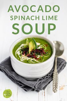 Spinach And Avocado Recipes, Raw Food Dinner Recipes, Gourmet Raw Food Recipes, Raw Avocado Recipes, Raw Soups Vegan, Raw Vegan Soup Recipes, Raw Vegan Lunch Ideas, Fully Raw Recipes, Vegan Raw Food Recipes