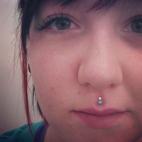 #double  #philtrum #piercing or #medusa  Love this puppy! Double Philtrum Piercing, Double Medusa Piercing, Philtrum Piercing, Piercing Inspiration, Medusa Piercing, Piercing Studio, Body Modifications, Tattoos And Piercings, Piercings