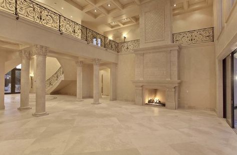 Elegant Mansion Interiors, Huge Luxury Living Room, Mansions Luxury Interior, All White Interior House, Luxury Mansions Interior Entrance, Mansion Interior Hallway, White Mansion Bedroom, White And Gold Mansion, White Mansion Living Room