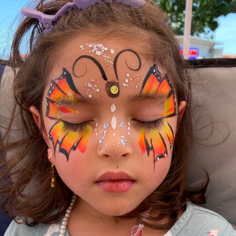 Monarch Face Paint, Butterfly Makeup Kids, Softball Face Paint, Monarch Butterfly Face Paint, Sun Face Paint, Butterfly Face Makeup, Fall Face Paint, Monarch Butterfly Makeup, Small Face Painting Ideas