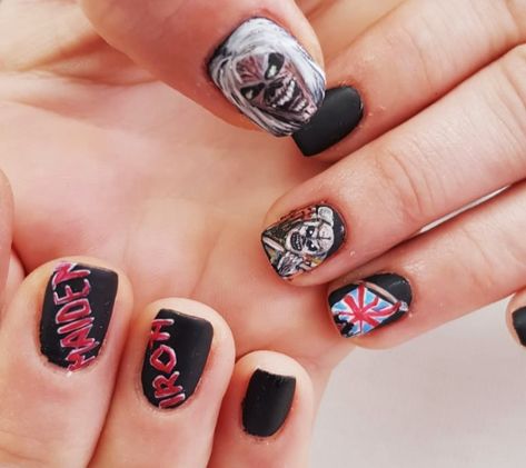 Iron maiden Iron Maiden Nails, Download Festival, Mani Ideas, Band Nails, Iron Maiden Eddie, Phone Humor, Nails Today, Inspired Nails, Slipknot