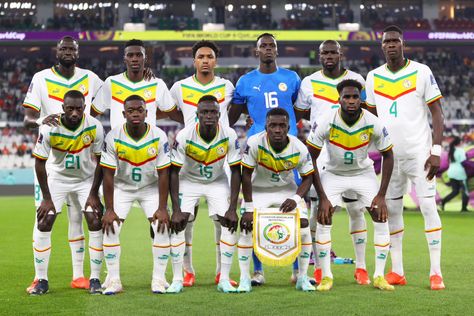 Aliou Cissé vient de publier la liste des 26 lions retenus pour les deux prochains matchs du Sénégal contre le Bénin le 17 juin et le Brésil le 20 du même mois. Sans surprise, les cadres sont tous là à part Boulaye Dia, blessé Nicolas Jackson, Sadio Mane, Word Cup, Qatar, Lion, Sports Jersey, Football, Sports, Instagram