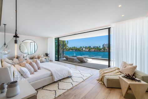 Aman Resorts, Country Office, Modern Homes For Sale, Beach House Bedroom, French Oak Flooring, Modern Beach House, The Venetian, Beach Home, Oak Floors