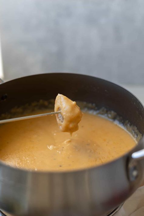 Beer Cheese Fondue Beer Cheese Fondue Recipe, Boiled Baby Potatoes, Beer Cheese Fondue, Fondue Recipe, Butter Cream Cheese Frosting, Flavored Beer, Fondue Recipes, Grilled Sausage, Smoked Gouda