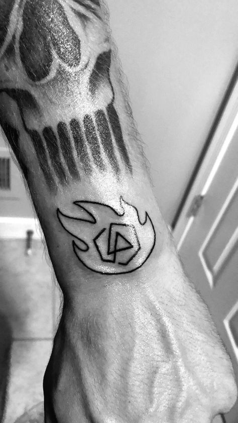 In memory of Chris Cornell and Chester Bennington Audioslave and Linkin Park Chris Cornell Tattoo Ideas, Skillet Tattoo, Audioslave Tattoo, Chris Cornell Tattoo, Soldier Tattoo, Patchwork Sleeve, Band Logo, Chester Bennington, Chris Cornell