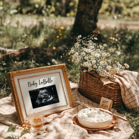 Demo link: https://www.corjl.com/d/16D7M5 Let your loved ones know that you're expecting a baby with our spring picnic pregnancy announcement. This boho floral baby announcement is also digital, self-editing, gender neutral, and is perfect for cake lovers or those looking for a simple aesthetic. Enjoy! Please be aware that you will NOT receive a physical copy of the photo via mail. This is a square 10.66 x 10.66-inch digital image that you'll be able to edit using the link from Corjl. If you get Floral Baby Announcement, Nature Baby Announcement, Cottagecore Gender Reveal, Picnic Baby Announcement, Fall Announcement Pregnancy, Picnic Pregnancy Announcement, Baby Announcement With Kids, Picnic Gender Reveal, Aesthetic Pregnancy Announcement