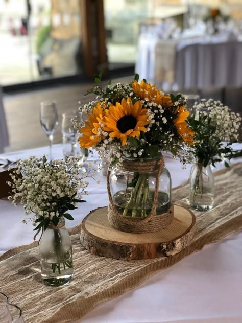 Small Rustic Wedding Decor, Sunflower In Wedding, Fall Sunflower Table Decor, September Table Centerpieces, Sun Flower Centerpieces, Sun Flower Wedding Bouquet, Sunflower Decorations For Wedding, Sunflowers At Wedding, Wedding Decorations Sunflowers