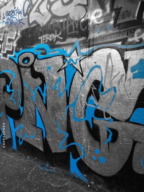 Jinx Aesthetic, Art Time, Street Graffiti, Blue Color Schemes, Blue Walls, Graffiti Art, Black Backgrounds, Cobalt, Color Schemes